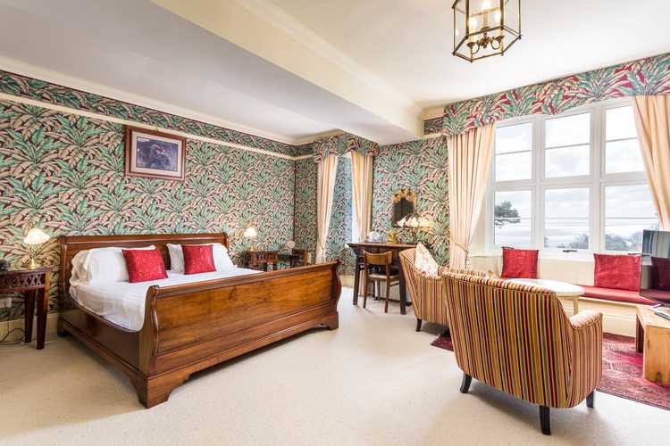 Luxury rooms and suites at Orestone Manor