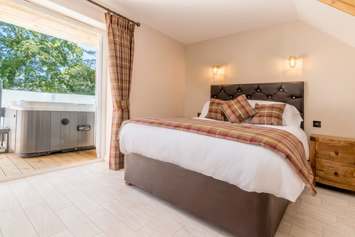 Orestone Manor (1).jpg