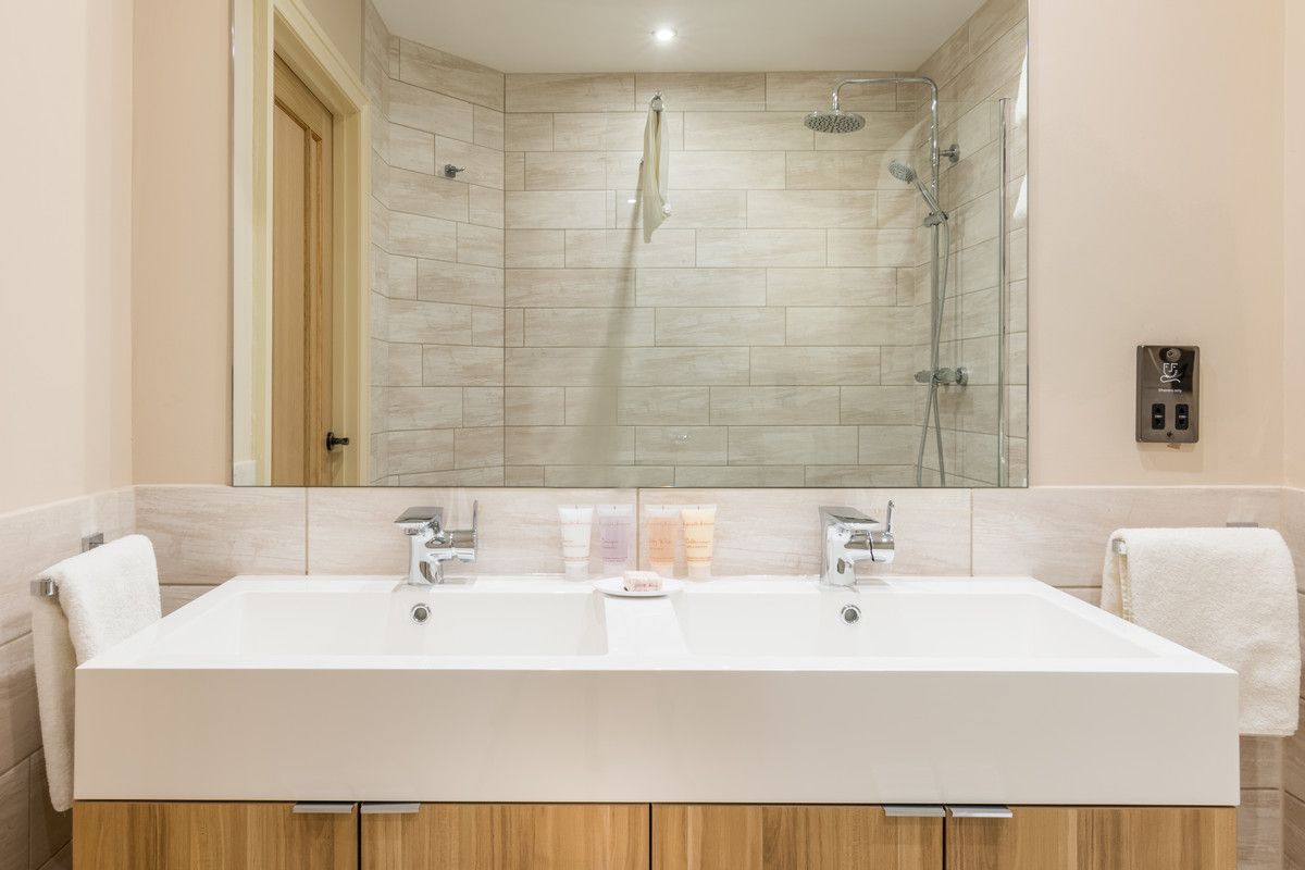 Orestone Manor (7).jpg